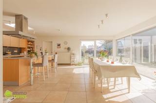 Ruime HOB met tuin en oprit te Opstal bij Buggenhout | BEZOEKDAG 10/03/2026 op afspraak Deze eigendom is gelegen in de rustige en groene omgeving van...