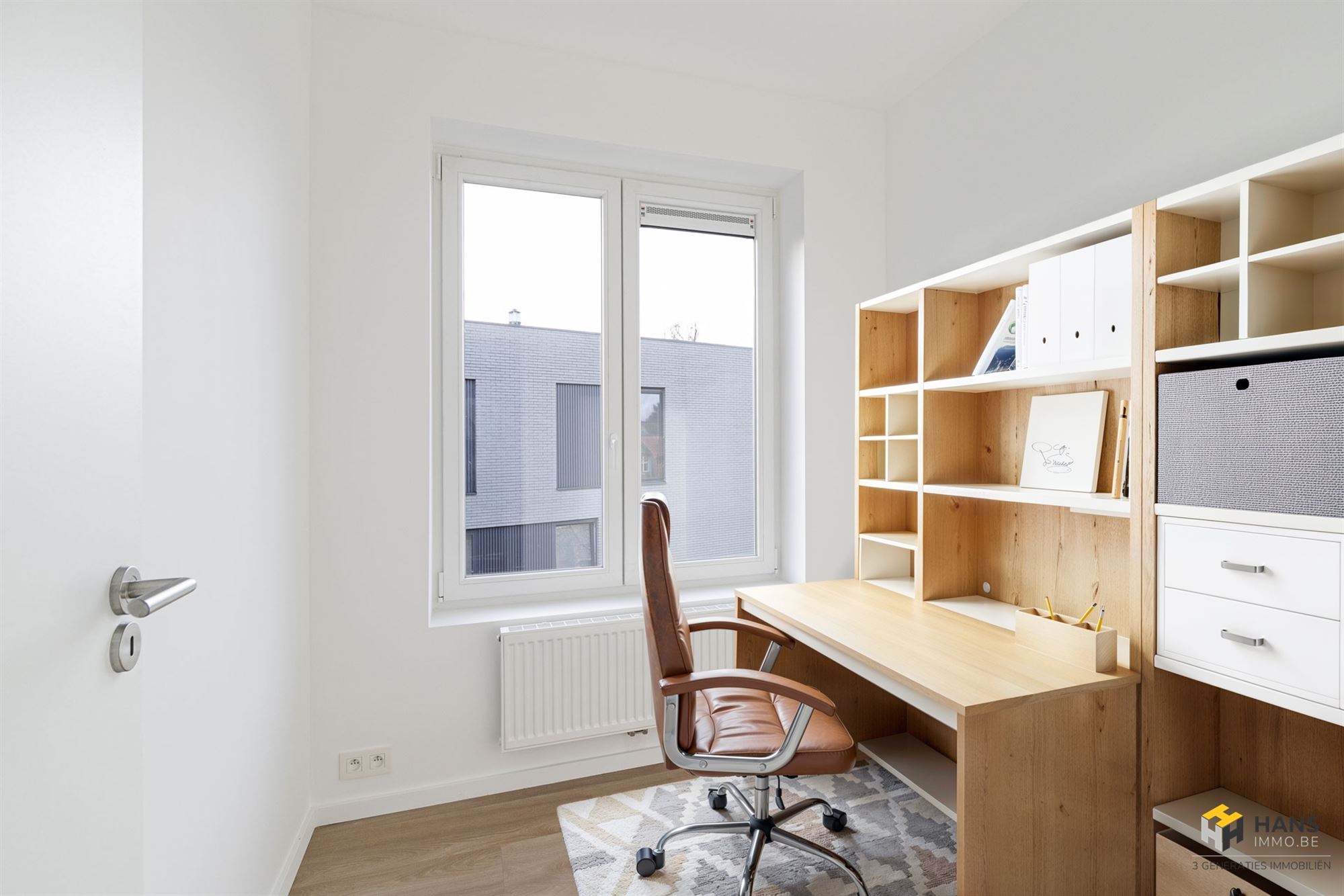 Gerenoveerd hoekappartement (92 m²) met 3 slaapkamers en garage in Ekeren. - foto 4