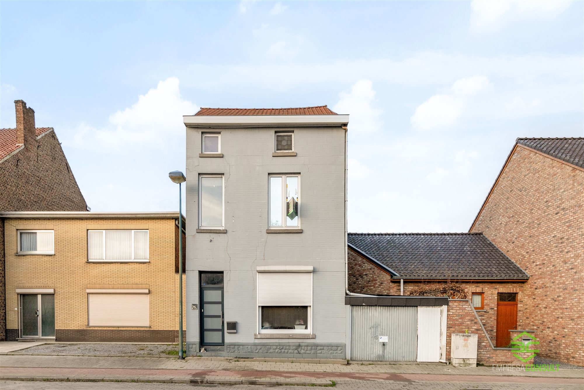 Centraal gelegen woning met 2/4 slpk met veel potentieel - foto 3