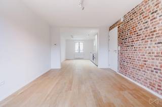 TEL: 0456 12 69 85 - MAIL: clara.jacquy@weinvest.beDit appartement van 83 m2 is gelegen in het project Utopia by Godin, op de derde verdieping. Het...