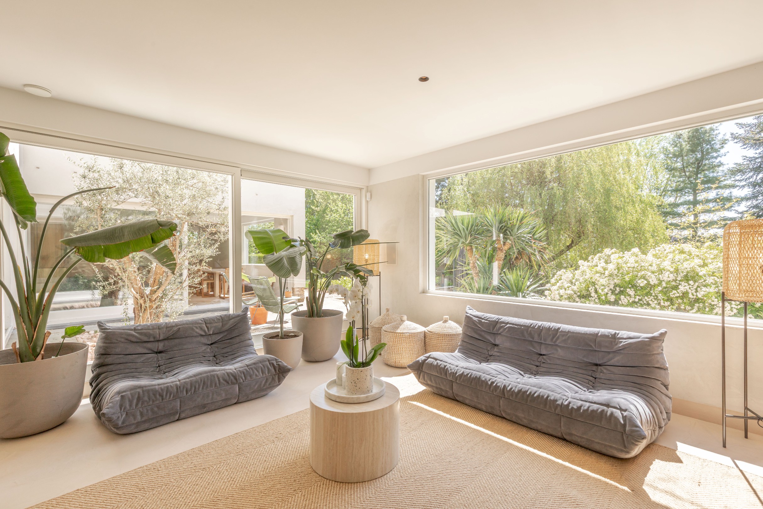 Prachtige modernistische villa met parktuin. - foto 4