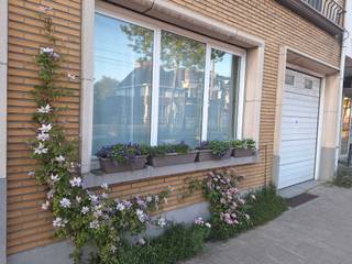 Erg ruime, instapklare woning met diverse mogelijkheden!Grote, instapklare woning (330m² bewoonbare oppervlakte), gevelbreedte 9 meter. 1ste...
