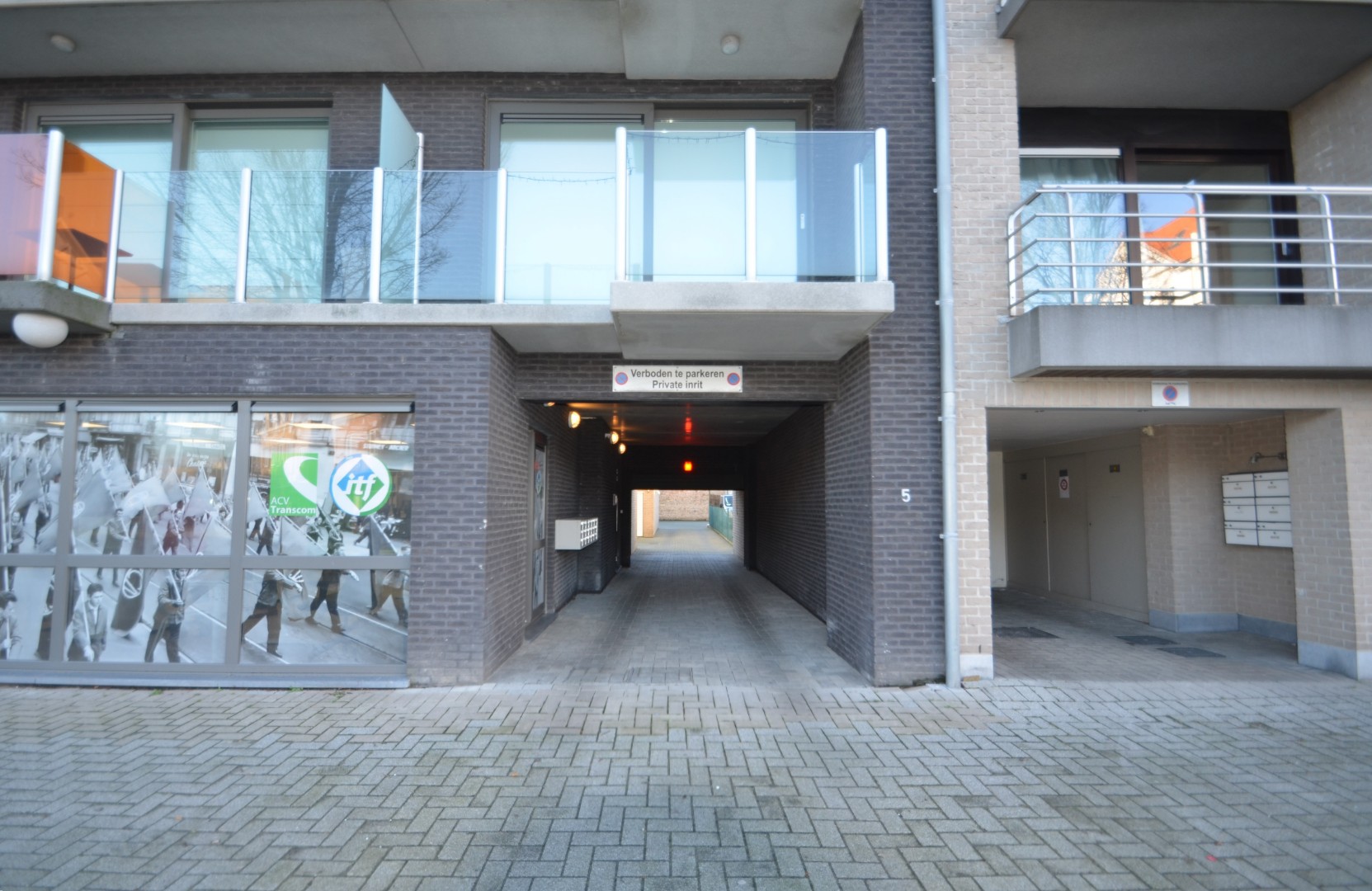 Vlot inrijdbare garagebox op het gelijkvloers - foto 2