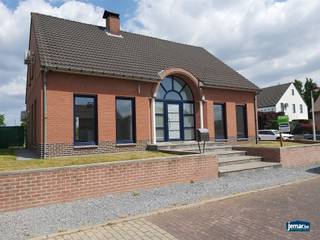 Op zoek naar een instapklare gezinswoning met veel ruimte en comfort? Deze vrijstaande woning in een doodlopende straat in het gezellige Kotem...