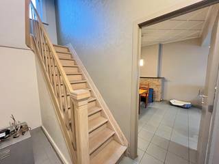 Unieke eigendom met enorm potentieel: een ruime gezinswoning met bijhorende horecazaak en/of polyvalente handelsruimte, gelegen in een groene...