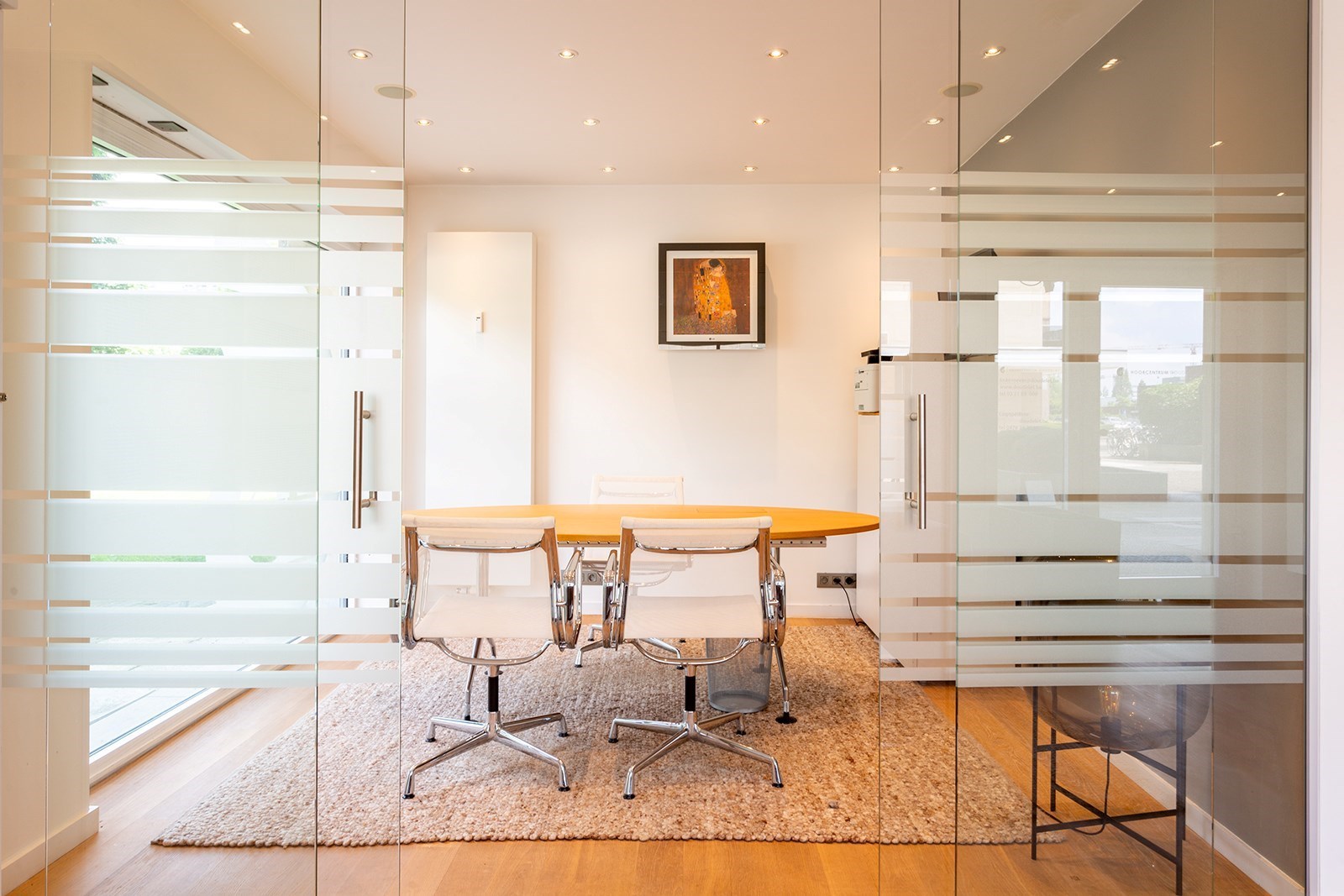 Zeer goed gelegen handelsgelijkvloers - foto 3