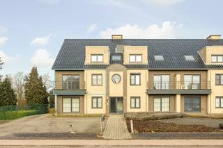 Energiezuinig appartement (1ste verdiep. met lift) met 2 slaapkamers, terras en ondergrondse parking op centrale ligging in Helchteren, EPC label...