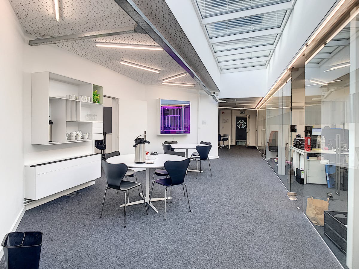 Instapklaar kantoor van ca. 26,98m² in 3koningen Torhout - foto 2