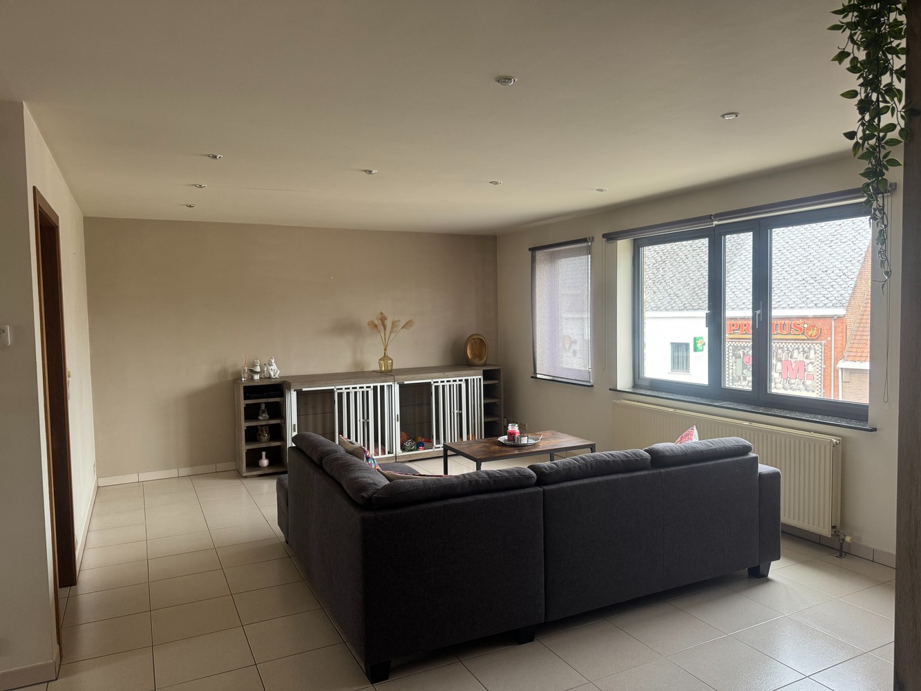 Appartement met 2 slaapkamers op het Marktplein te Sint-Lievens-Houtem ! - foto 4