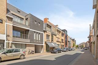 In de Casselstraat te hartje Poperinge, op slechts 500 meter wandelafstand van de Grote Markt, bieden we u dit instapklare, goed...