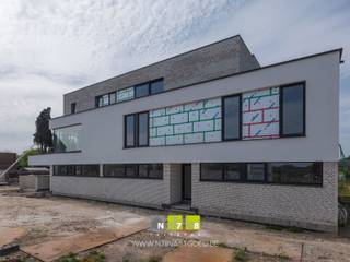 <strong>APPARTEMENT 2 GELEGEN IN RESIDENTIE VALKENNEST TE ROTEM.</strong><br /><br /><strong>KENMERKEN APPARTEMENT</strong><br /><span>- Gelijkvloers appartement</span><br /><span>- 2 Slaapkamers.</span><br /><span>- Oppervlakte: 106m².</span><br /><span>- Terras: 37m².</span><br /><span>- Tuin: 55m²<br /></span>- Voorzien van vloerverwarming én -koeling<br /><br /><strong>ALGEMEEN</strong><br />Deze 7 appartementen maken deel uit van een nieuwe kleinschalige residentie, welke opgericht zijn langs de Rijksweg op wandelafstand van het centrum van Rotem. Je geniet hier van een vlotte bereikbaarheid met de bushalte zelfs pal voor je deur.<br /><br /><strong>INDELING</strong><br />Op het gelijkvloers bevinden zich 3 appartementen van 106m² en 130m². De gelijkvloerse appartementen hebben naast een ruim terras ook een privatieve tuin. Op de eerste verdieping situeren zich eveneens 3 appartementen met oppervlaktes van 92m² tot 96m², allen met een terras. Op de bovenste (2de verdieping) bevindt zich het penthouse van maar liefst 144m². Alle appartementen beschikken over twee slaapkamers.<br /><br /><strong>PARKEREN &amp; BERGING</strong><br />Voor een optimaal comfort is er ondergrondse een parkeerkelder voorzien waar zich tevens de privatieve kelderbergingen bevinden. Parking en kelderberging is verplicht bij te kopen.<br /><br /><strong>AFWERKING</strong><br />In Residentie Valkennest geniet u van een instapklare afwerking waarbij alle appartementen met een moderne toets zijn ingericht en afgewerkt. Contacteer ons voor meer info over de afwerking van elk individueel appartement. <br /><br /><strong>BEN-APPARTEMENTEN</strong><br />De appartementen worden gebouwd volgens de BEN-norm en zullen een E-peil hebben lager dan E10, uitgezonderd appartement 7 heeft een E-peil van E16. Alle appartementen zijn voorzien van 6 zonnepanelen van 410Wp.<br /><br /><span><strong>PRIJZEN</strong></span><br /><span>Verkoop in het BTW-stelsel: de vermelde prijzen zijn exclusief BTW op de constructie, verkooprechten op de grond, ereloon notaris, opzoekingskosten, aandeel basisakte en kosten nutsvoorzieningen. Contacteer ons voor een kostenraming.</span><br /><br /><span>Bekijkt u deze advertentie via een aanverwante vastgoedsite, surf dan zeker naar onze website <strong>www.N78vastgoed.be</strong> voor een uitgebreide beschrijving en foto's. Meer informatie: <strong>+32 (0)89 86 18 88</strong> of <strong>info@N78vastgoed.be</strong>.</span><span><strong><br /></strong></span>