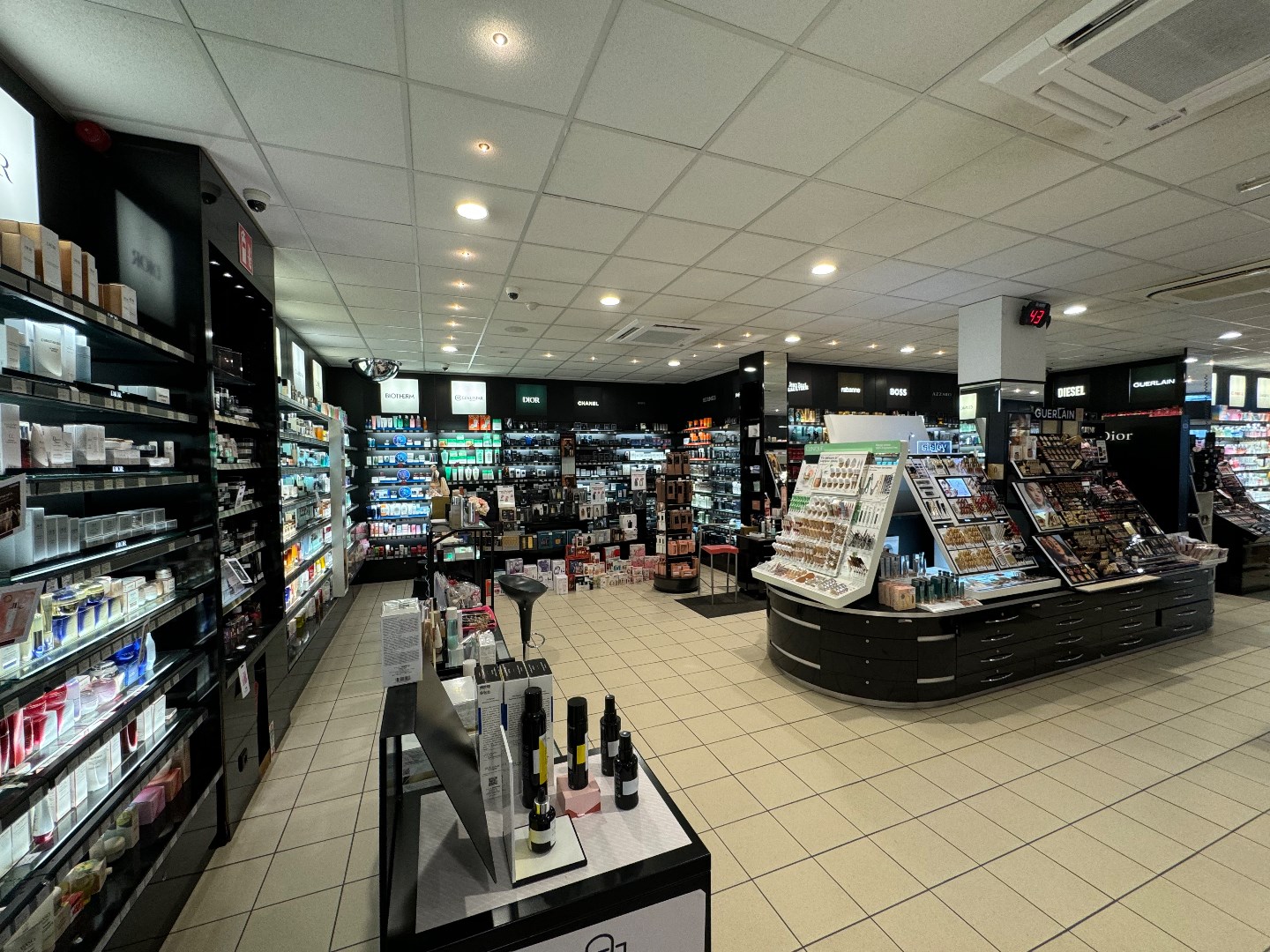 Magasin à louer dans un emplacement de choix au centre de Tongres. - photo 3