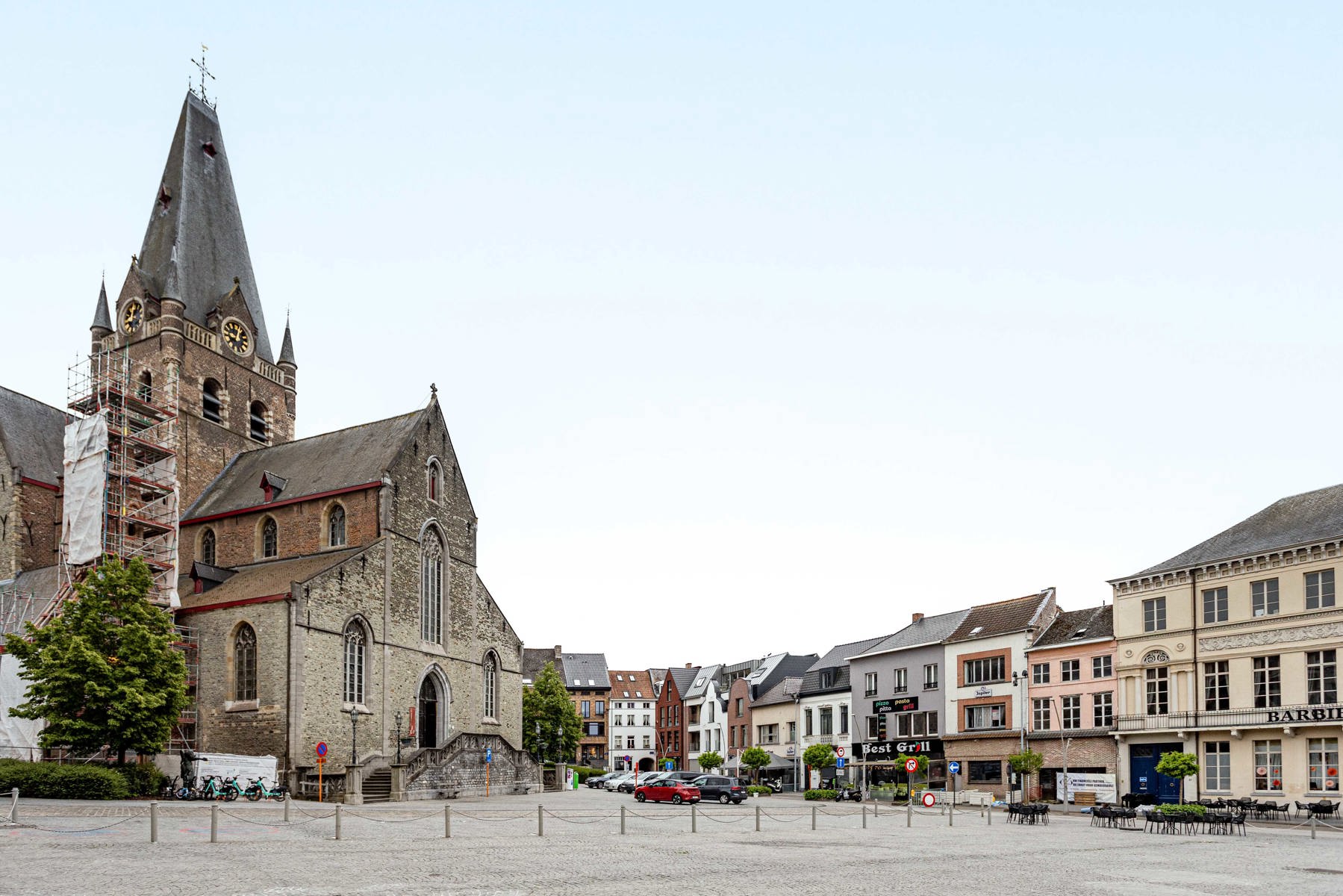 Pand met handelspand en 2 appartementen (verhuurd) - foto 4