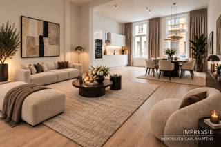 Gelijkvloersappartement met tuin op centrale ligging in het stadscentum in een rustige straat. Het gebouw is volledig gerenoveerd en is gelegen op wandelafstand van winkels, restaurants, universiteit. Het appartement is gerenoveerd met oog voor detail en oog voor de toekomst. Afwerking met hoogwaardige materialen. <br /><br />Indeling van het appartement:<br />Via de gemeenschappelijke inkomhal, betreed je het appartement en kom je terecht in de ruime living op parket (+/- 50 m²). Open ingerichte keuken voorzien van kasten, kookfornuis, frigo, dampkap, vaatwasser en oven. <br />Achteraan bevindt zich de ruime slaapkamer op parket met mogelijkheid tot inrichting van een dressing (+/- 22 m²). Naast de slaapkamer bevindt zich de ruime ingerichte badkamer die voorzien is van toilet, wastafel met meubel en inloopdouche. <br />Terras +/- 7 m² en tuin +/- 16,8 m².<br /><br />Kelderberging en fietsenstalling. <br />
