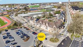 Op een commerciële topligging in het centrum van Torhout, langs de Industrielaan 1, bevindt zich dit ruim en veelzijdig handelspand met een...