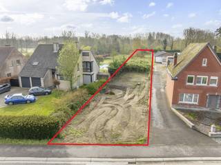 Deze rustig gelegen Z-gerichte bouwgrond voor een open bebouwing, gelegen in het landelijke Rotselaar, heeft een oppervlakte van 17are 43ca met...