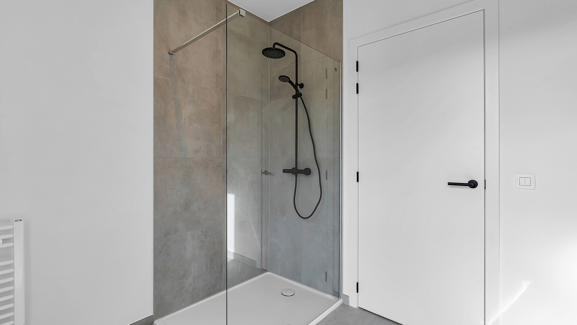Modern BEN-appartement met 1 slaapkamer in Genk (Bret) - photo 5