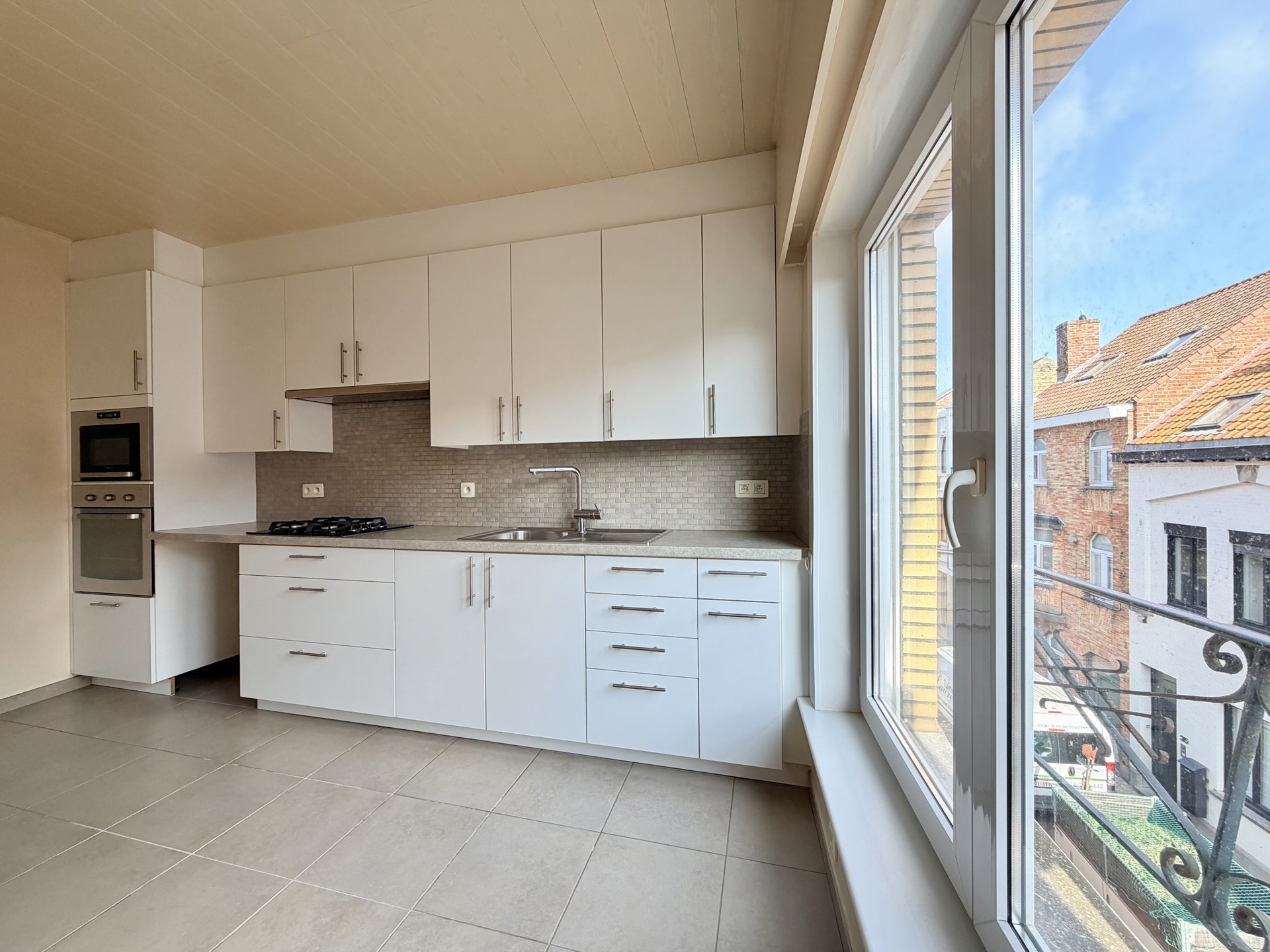 Instapklaar 2-slaapkamerappartement met zonnig terras te koop in De Panne - foto 1