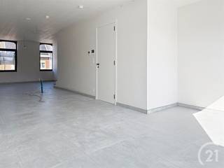 MOGELIJK AAN 2% REGISTRATIERECHT !!!Dit (her)nieuwbouwappartement van 104,20 m² heeft een mooie leefruimte met open keuken, een badkamer, 2...