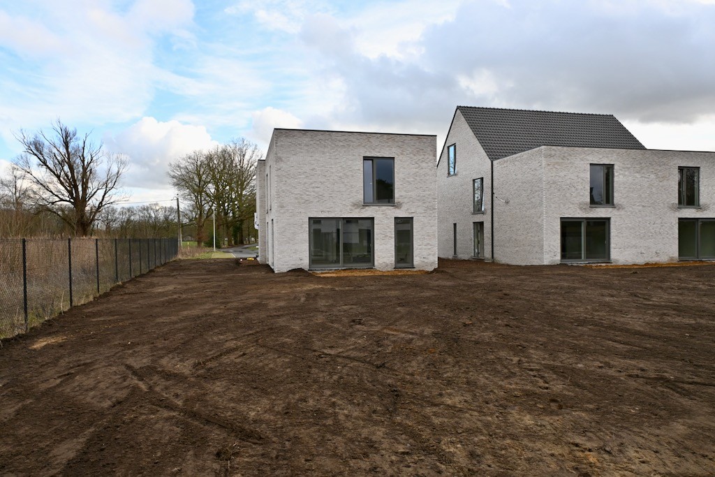 Ruime Open Bebouwing in een nieuwe Verkaveling ! - foto 4