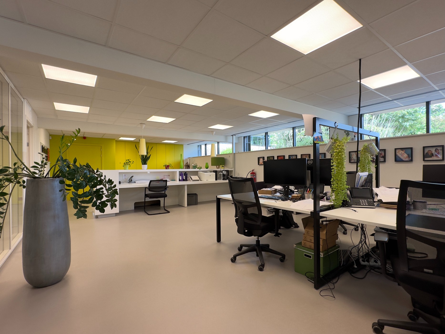 Instapklare kantoorruimte (130m²) vlakbij op-en afritten E40 in Drongen - photo 3