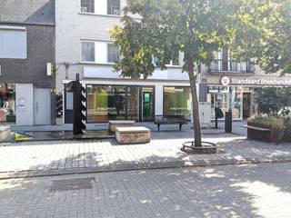 Handelspand/kantoor gelegen op een topligging in het centrum. Dit pand beschikt over een brede etalage en ligt in de druk bezochte...