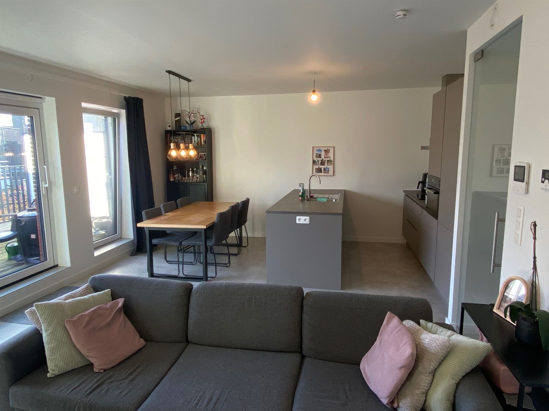 Appartement met 2 slaapkamers en groot terras  - foto 4