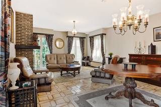 <p><span>Verzorgde laagbouwvilla te Putte - Beerzel, gelegen in een landelijke omgeving.</span></p><p><span> </span></p><p><span>Deze aangename woning werd steeds met de grootste zorg onderhouden en werd recent nog deels vernieuwd, o.a. nieuwe ALU-ramen met dubbelglas en een condensatieketel op aardgas. De woning is gebouwd in 1979 en werd functioneel ingedeeld. Via de inkomhal bereiken we de lichtrijke woonkamer met aansluitend geïnstalleerde keuken. De woning is vlot toegankelijk met twee slaapkamers en een badkamer op het gelijkvloers. Een berging kan eventueel aangewend worden als bureel. De zolder, heden bereikbaar via schuiftrap, biedt heel wat stockageruimte. De oprit en vrijstaande dubbele garage bieden voldoende parkeergelegenheid. En indien u niet binnen wenst te vertoeven, zal de aangename, aangelegde tuin - perfect west georiënteerd - de geest verruimen.</span></p><p><span> </span></p><p><span>De woning is absoluut gunstig gelegen in een rustige omgeving, op een boogscheut van het landelijke dorpscentrum van Beerzel met scholen en winkels.</span></p><p><span>Kom de troeven van deze woonst ter plaatse ontdekken en maak een afspraak: 015/755 444 of <span>info@immovercammen.be</span></span><span> </span></p><p><span> </span></p><p><span>Renovatieplicht EPC: binnen 6 jaar na aankoop = verplichte renovatie tot label D of beter.</span><span> </span></p><p><span> </span></p>
