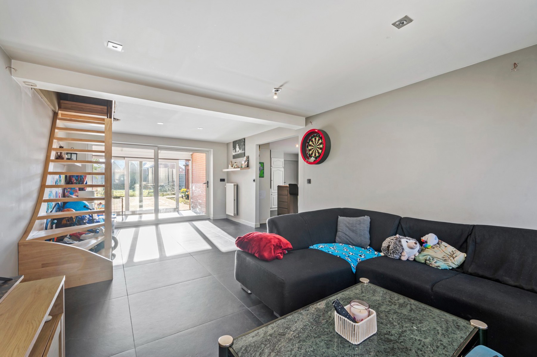 Instapklare woning (4 slpks) met ruime oprit en garage - foto 4