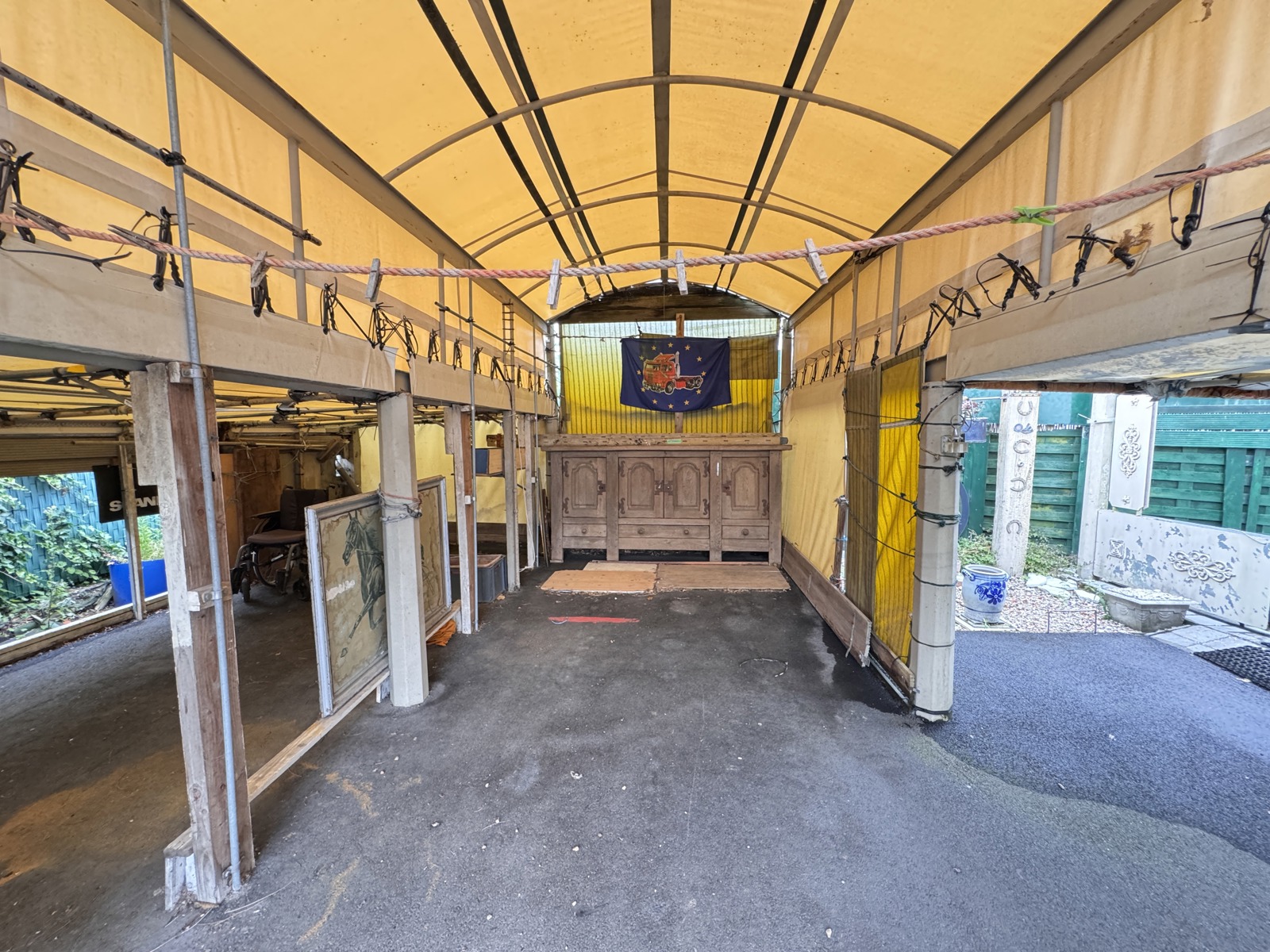 Ruime open bebouwing op commerciële ligging in Gistel. - foto 4