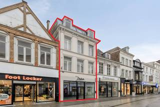 Handelspand van ca. 145m² te koop in het bruisende centrum van Kortrijk. Het pand is gelegen tussen de Grote Markt en de Lange...