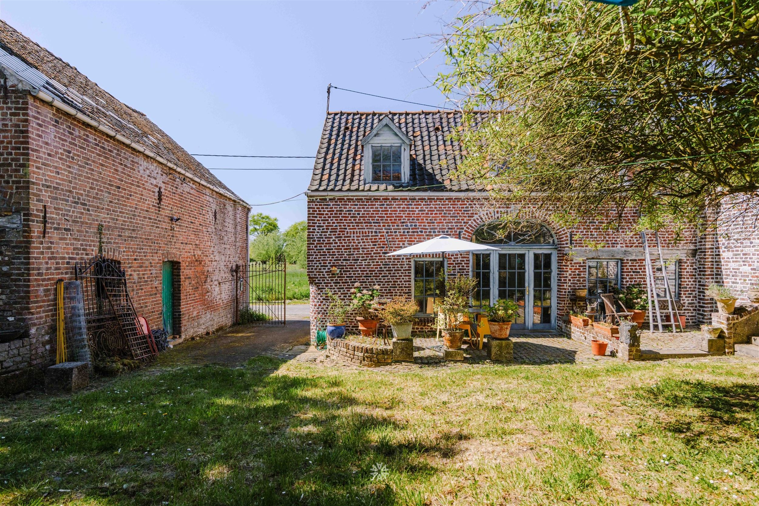 Authentieke hoevewoning met atelier en schuur - foto 4