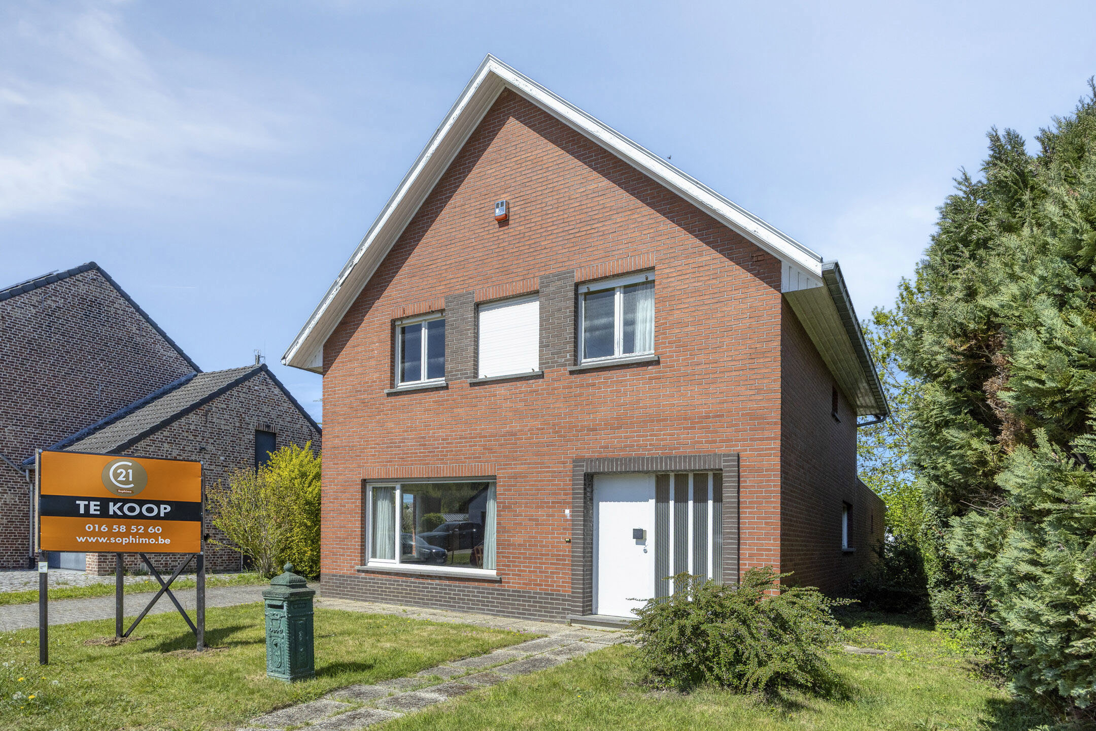 Op te frissen woning met 3 slaapkamers op een goede locatie - foto 1