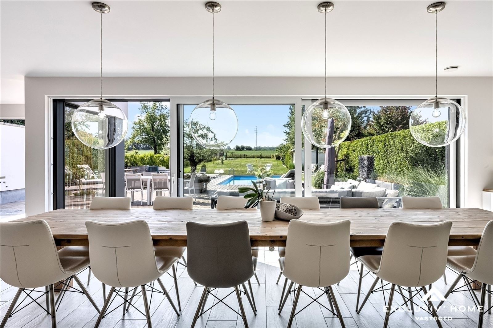 Villa moderne de luxe avec piscine et 6 chambres - photo 5