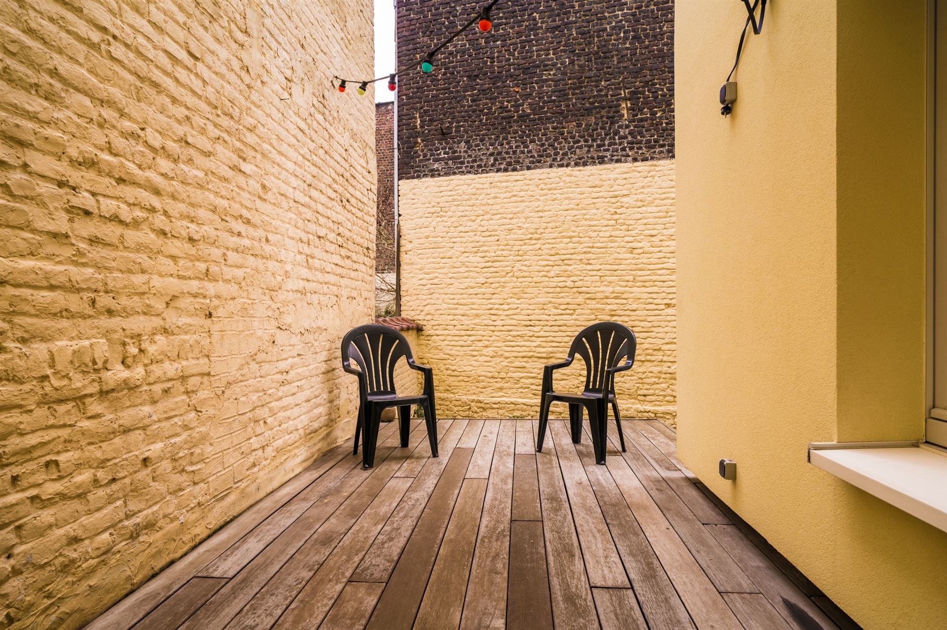 Ruime en lichtrijke eengezinswoning met authentieke charme en hedendaags comfort - foto 3