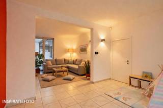 Contacteer Bruno voor meer informatie of een afspraak: 0495/12.20.64Op een centrale ligging in Deinze bevindt zich deze instapklare woning. Met...