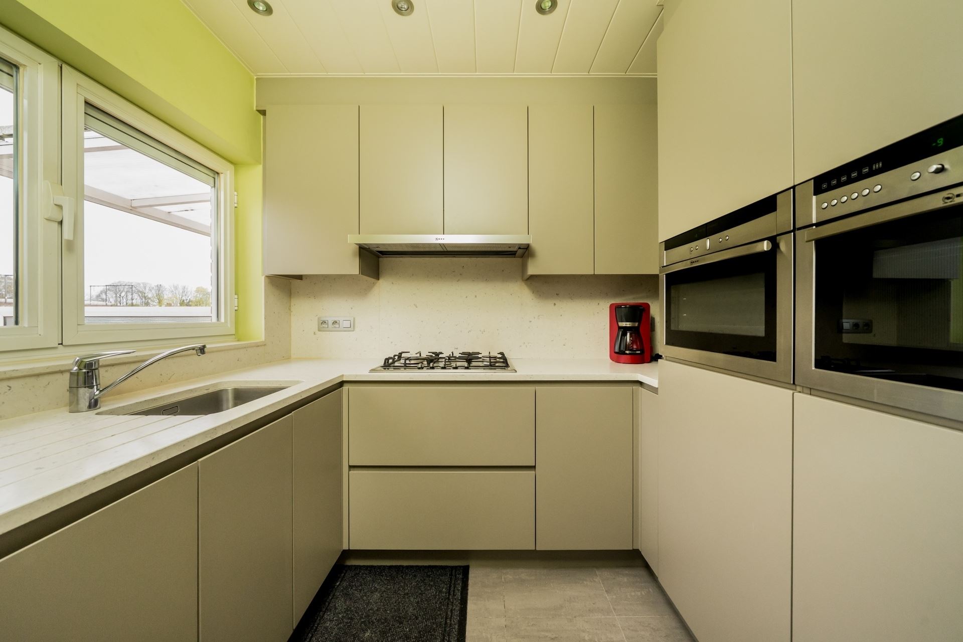 Instapklare bel-etagewoning met garage, tuin en zonnig terras - foto 2