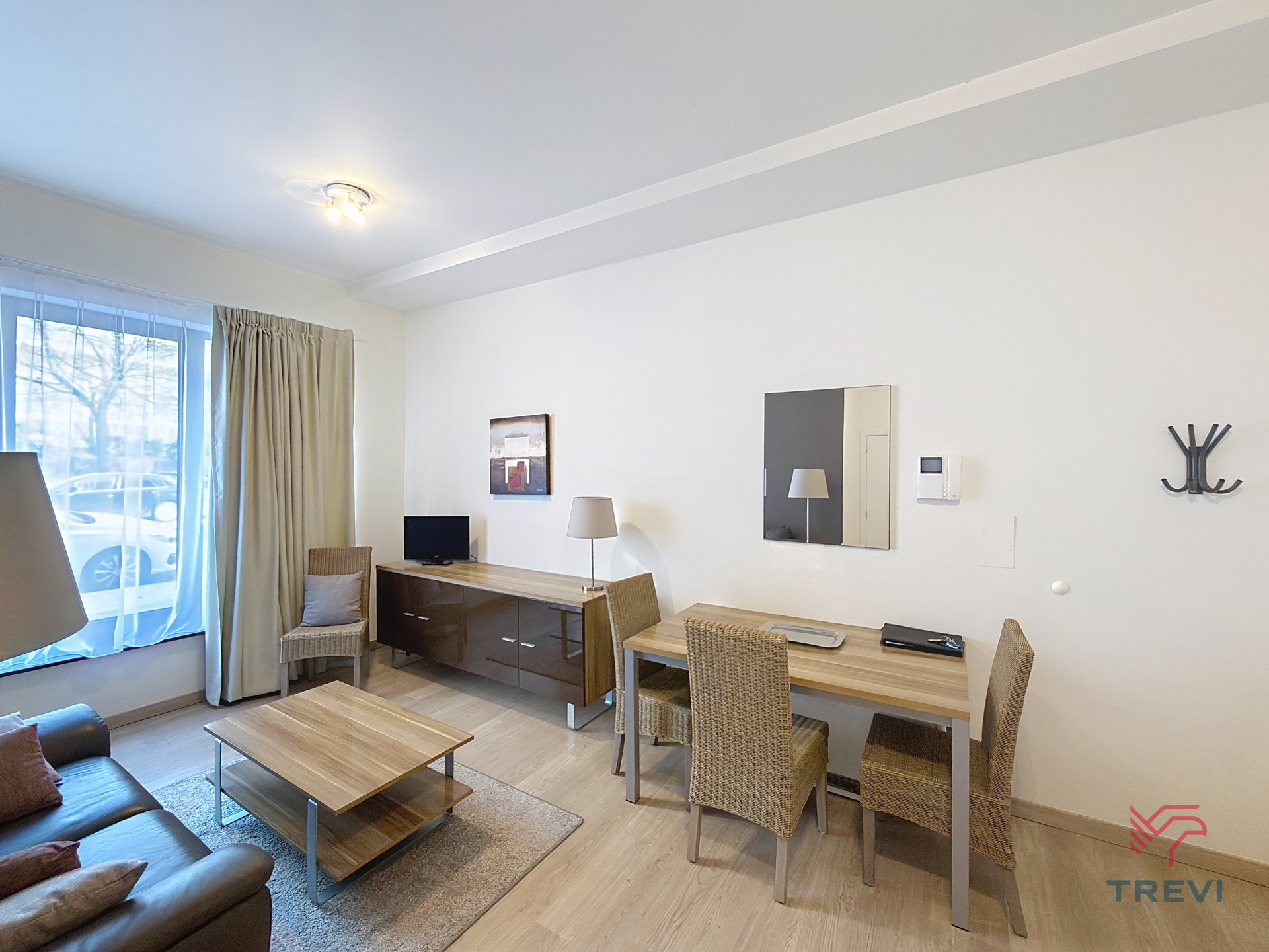 GEMEUBILEERDE STUDIO MET SLAAPHOEK NABIJ TOUR &amp; TAXIS ! - foto 3