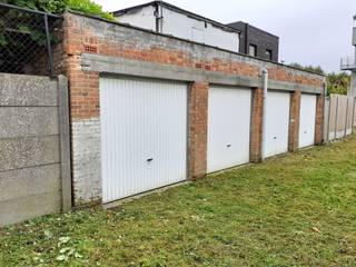 Garagebox te huur in het centrum van Mechelen.Vlakbij centrum van Mechelen bevindt zich deze opgefriste garage. De garages zijn net opnieuw getegeld...