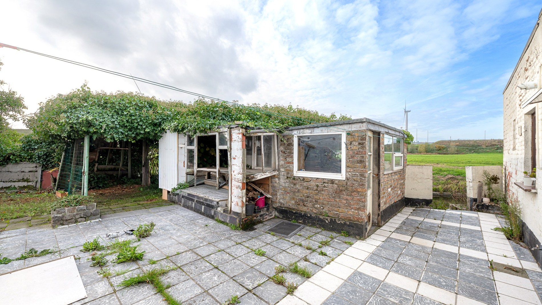 Te renoveren woning op een mooi perceel te Lissewege - foto 3