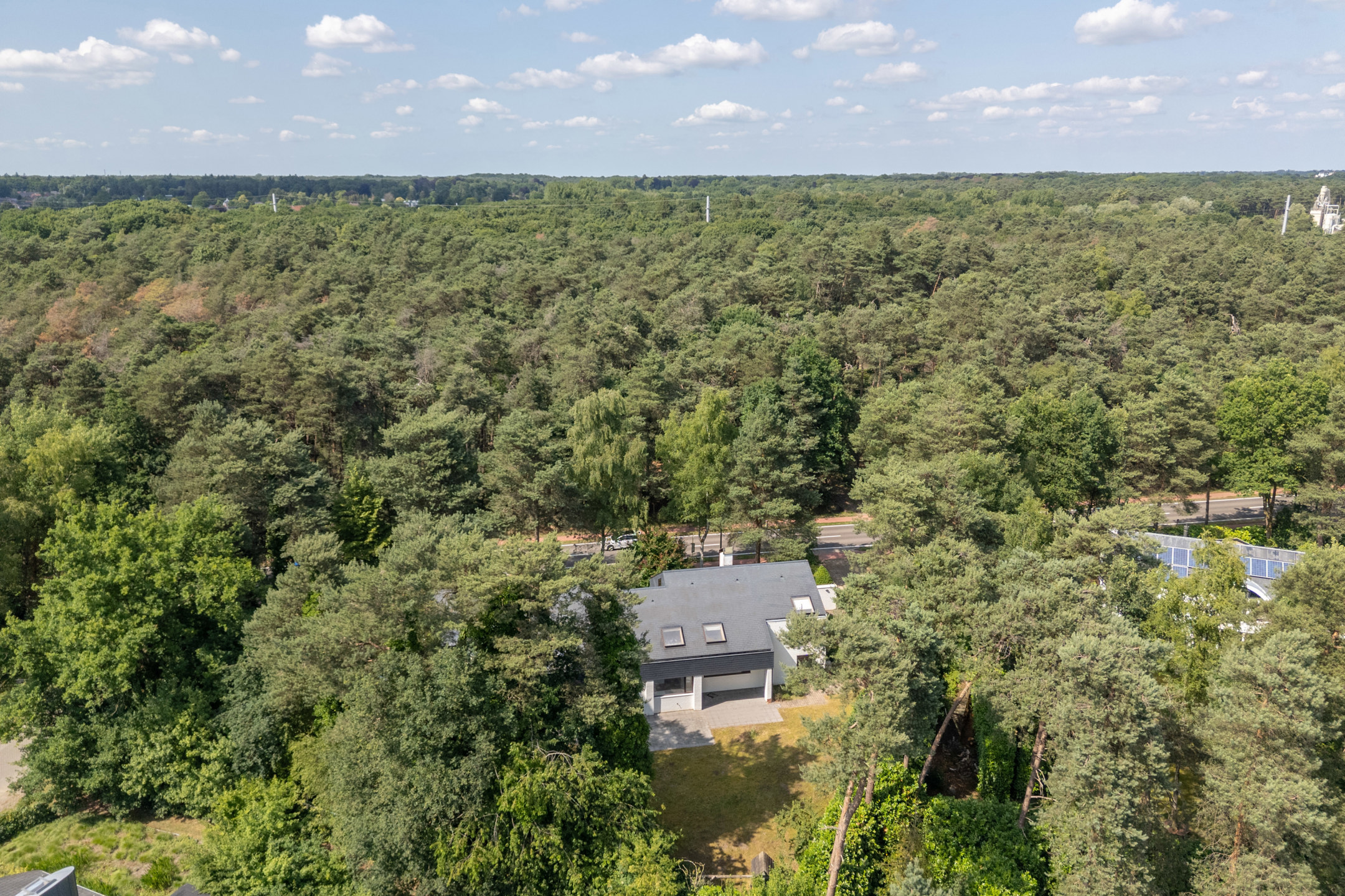 Ruime architectenvilla met 8 slpk's op 1.832 m² te Vosselaar - foto 3