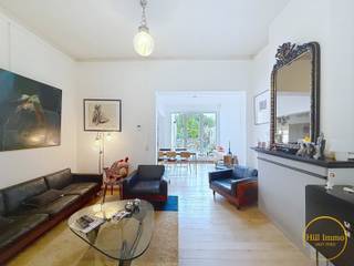 In het hart van De Klijte, deelgemeente van Heuvelland, vindt u deze karaktervolle rijwoning met een prachtige authentieke gevel.Deze woning ademt...