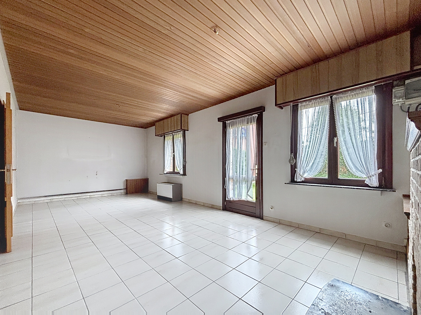 Woning met ruime tuin, garage en tal van mogelijkheden - foto 4
