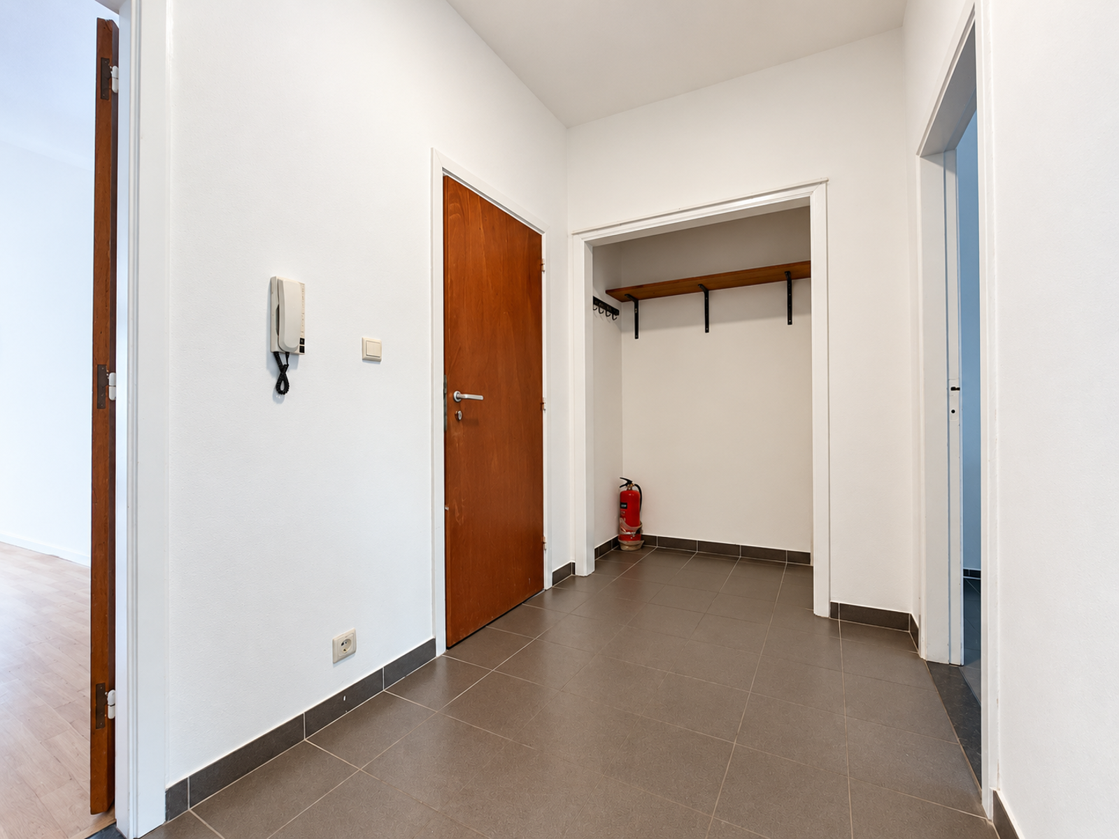 Licht 2 slaapkamer appartement met terras tegenover park! - foto 4