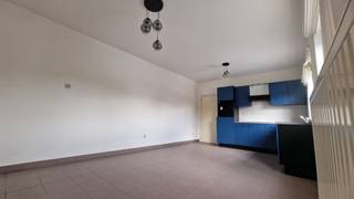 Gezellig appartement met 1 slaapkamer en carport. ALGEMEEN:- Verwarming: stookolie.- Voorzien van tegelvloer.- Voorzien van gordijnen/vliegenhorren.-...