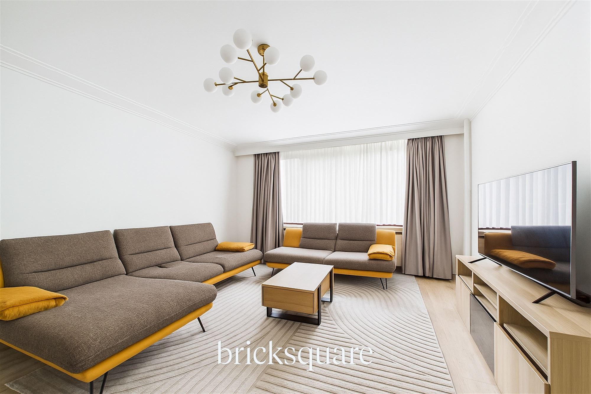 Charming, bright two-bedroom apartment - photo 3