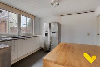 <p>Bekijk ook zeker de 3D virtuele tour en krijg zo nog beter een beeld van wat deze woning u te bieden heeft.<br /><br />Deze woning, gelegen te Mol omvat volgende extra troeven dat het zeker de moeite waard maakt om deze woning te bezichtigen;<br /><br />*Perfect instapklaar - gelegen op fietsafstand van Mol centrum<br /><br />*PVC ramen - draai/kip<br /><br />*Condenserende aardgasketel<br /><br />*2 ruime slaapkamers met laminaatvloer<br /><br />*Elektrische keuring conform<br /><br />*Mooie badkamer met wc - lavabo - douche<br /><br />*Aangenaam tuintje met overdekt terras<br /><br />Wenst u meer info over deze woning of een vrijblijvende bezichtiging, contacteer dan ons kantoor op het nummer 014 30 02 08.</p>