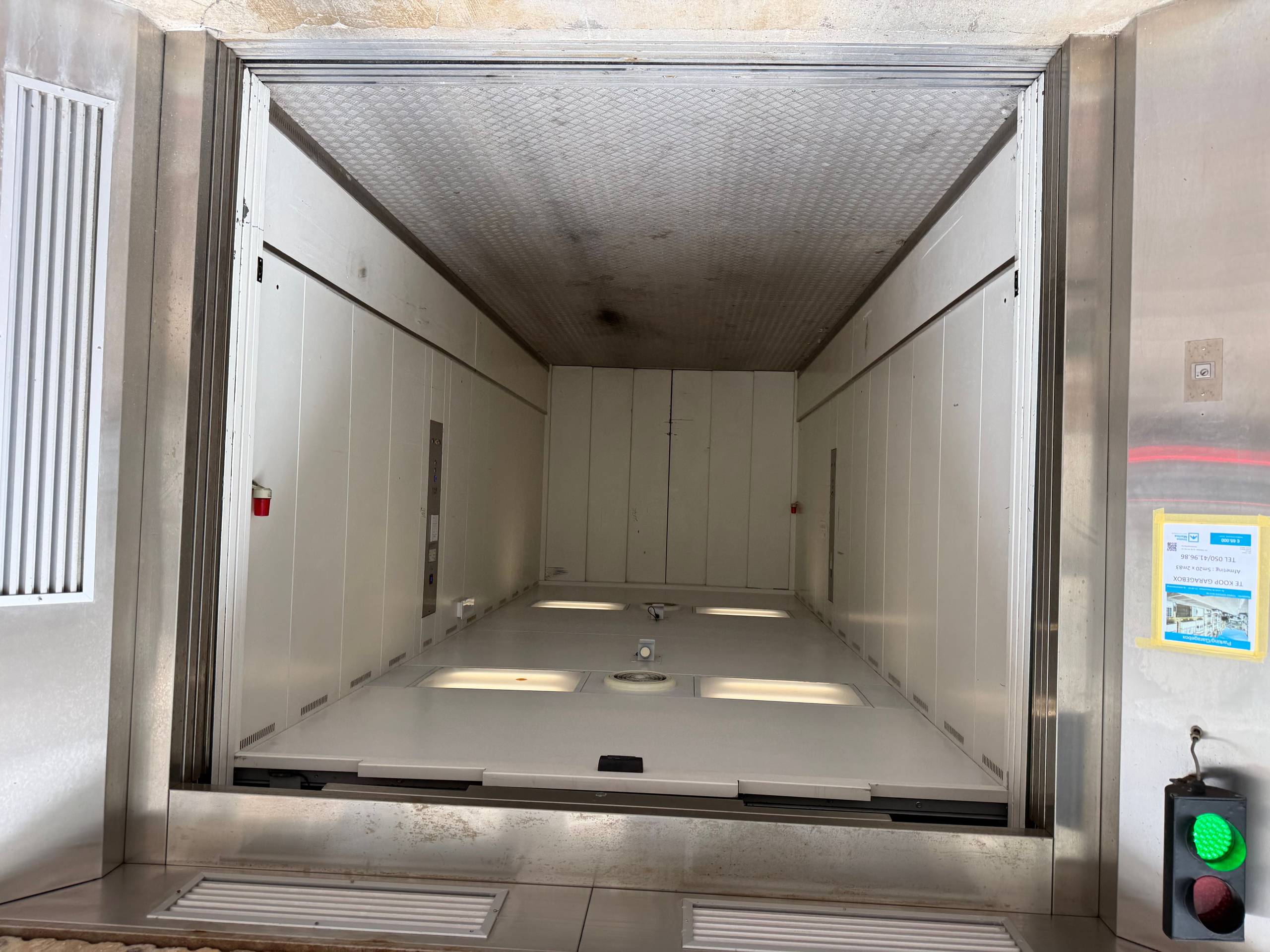 Afgesloten garagebox in recente residentie nabij de markt in Blankenberge - foto 4