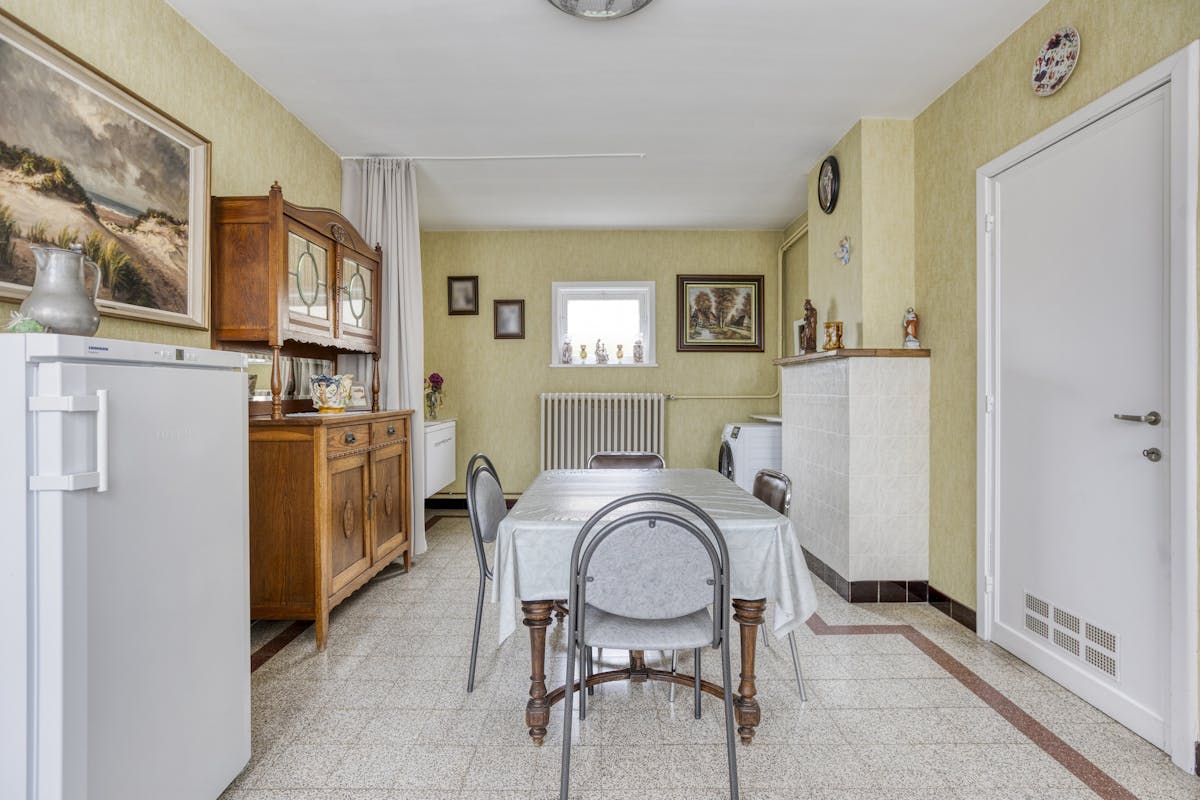 Maison spacieuse avec jardin et garage sur 1 845 m² à Alveringem. - photo 5