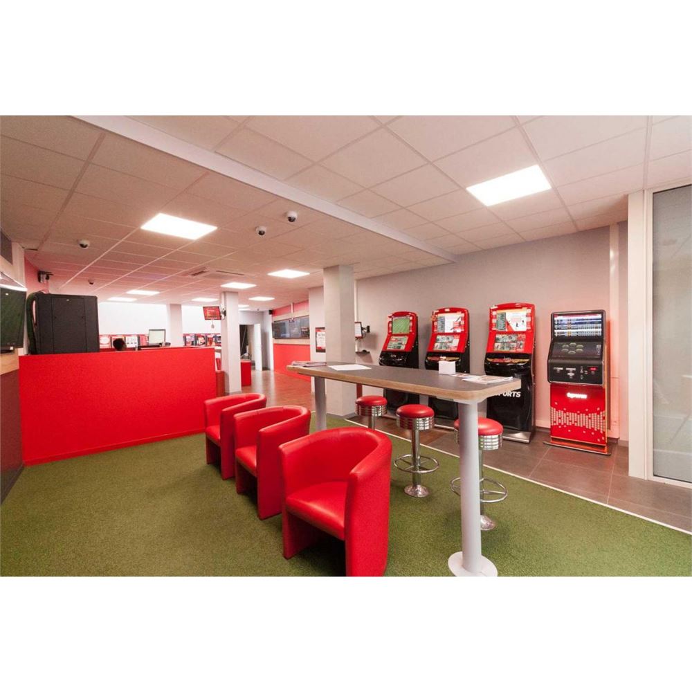 CENTRAAL GELEGEN HANDELSGELIJKVLOERS - foto 3